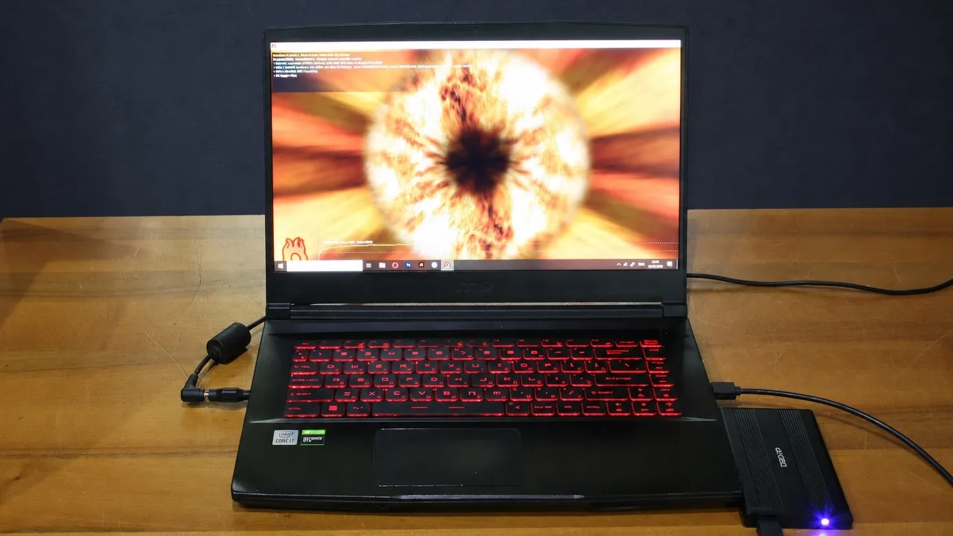 Стресс-тест MSI GF63 Thin 10SC после ремонта Ноутбук MSI GF63 Thin 10SC во время стресс-теста FurMark после ремонта